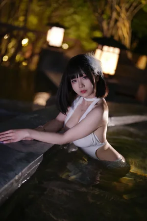 末夜《夏日白色泳装》写真图集 23P+1V｜在线预览与图包下载