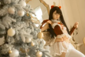 幼水铃衣《圣诞小鹿》写真图集 80P+2V｜在线预览与图包下载