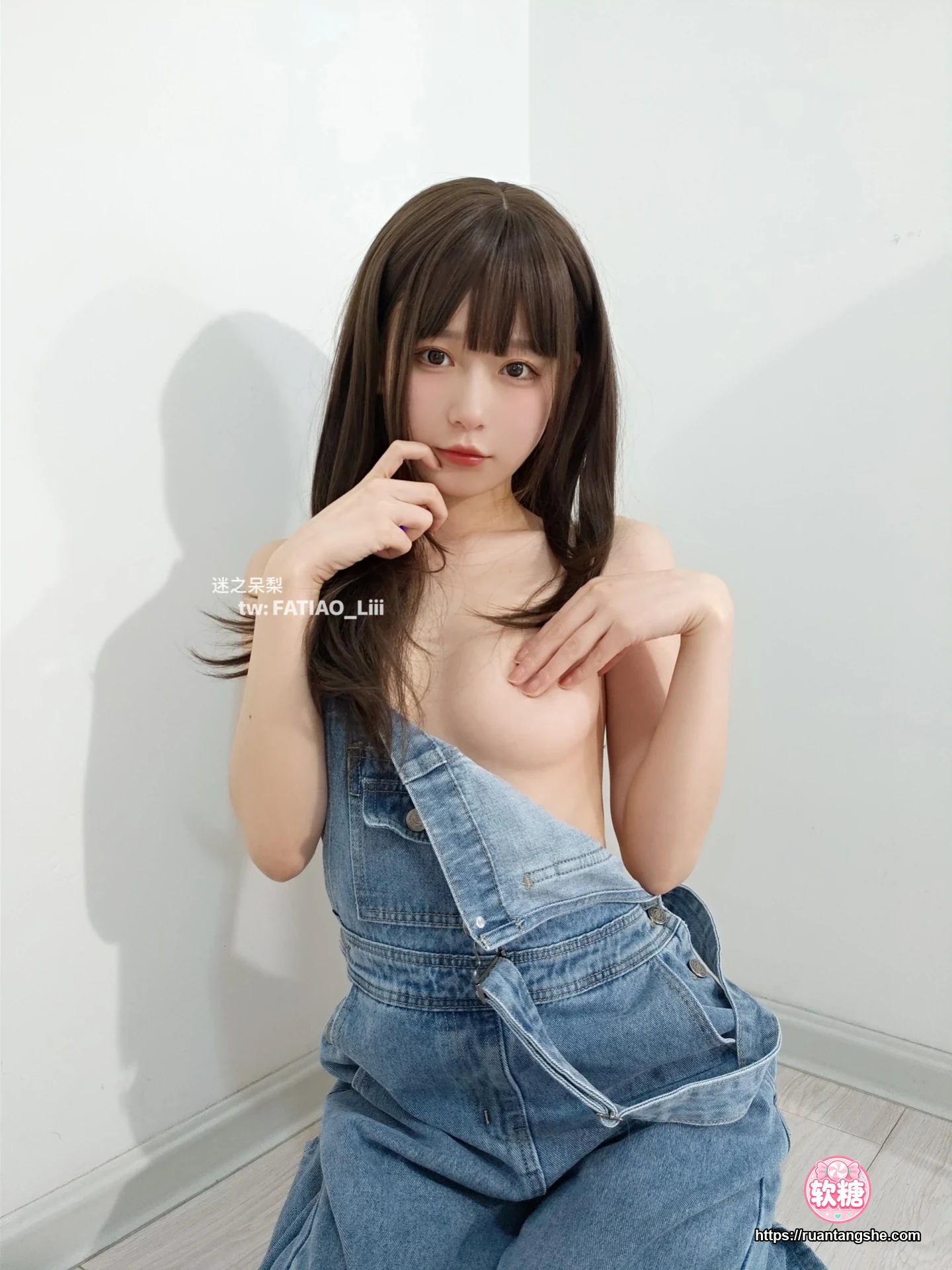 迷之呆梨 迷之呆梨 NO.011 - Fantia 2021年11月会员合集(9期)