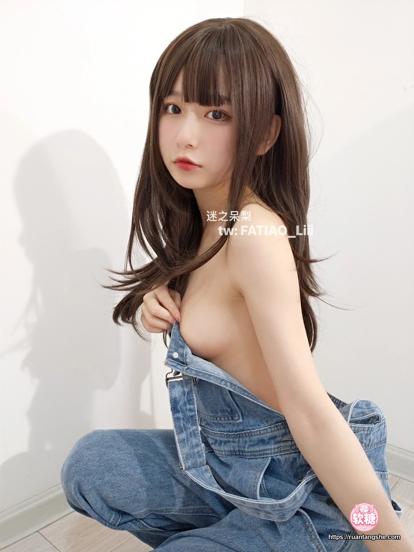 迷之呆梨 迷之呆梨 NO.011 - Fantia 2021年11月会员合集(9期)