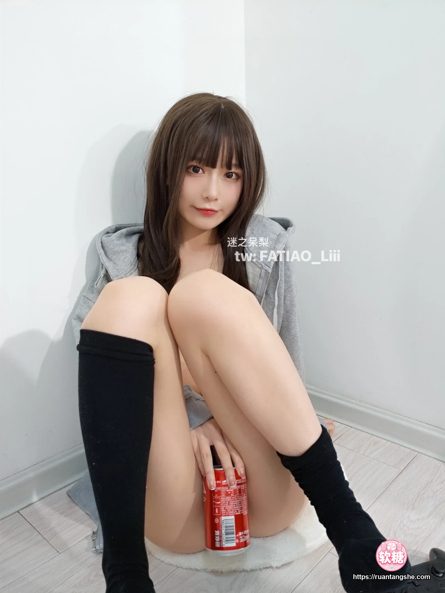 迷之呆梨 迷之呆梨 NO.011 - Fantia 2021年11月会员合集(9期)