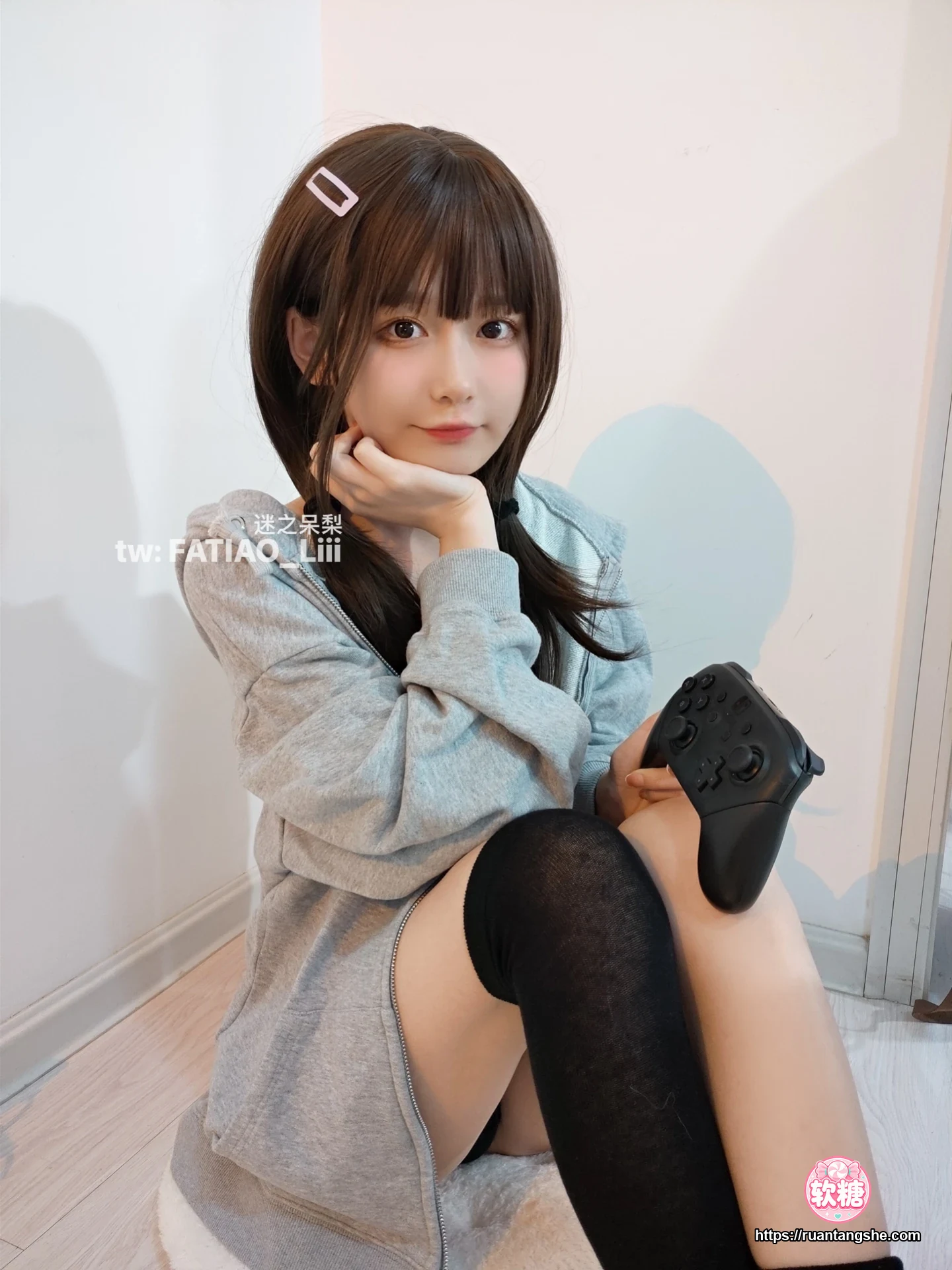 迷之呆梨 迷之呆梨 NO.011 - Fantia 2021年11月会员合集(9期)