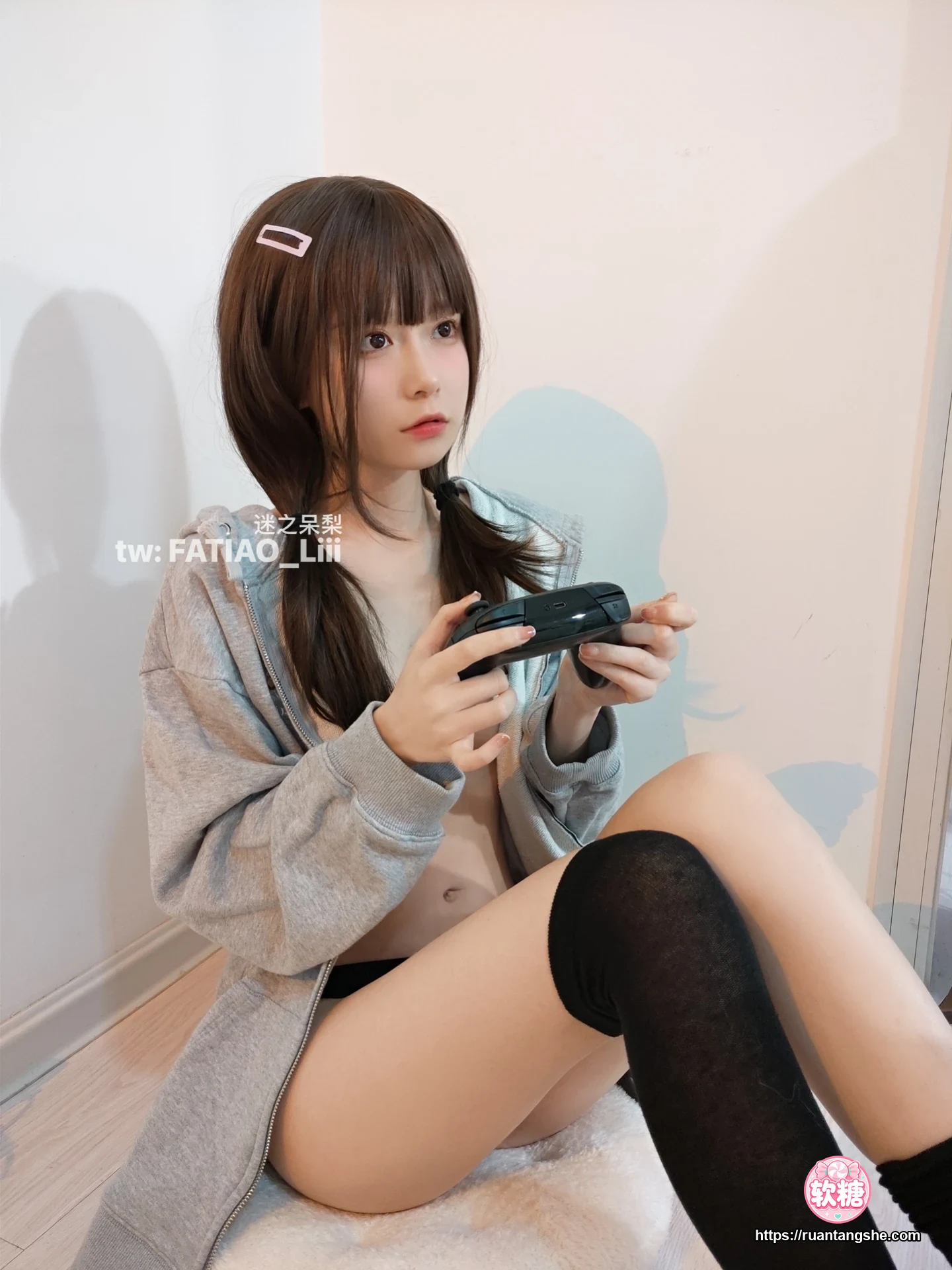 迷之呆梨 迷之呆梨 NO.011 - Fantia 2021年11月会员合集(9期)