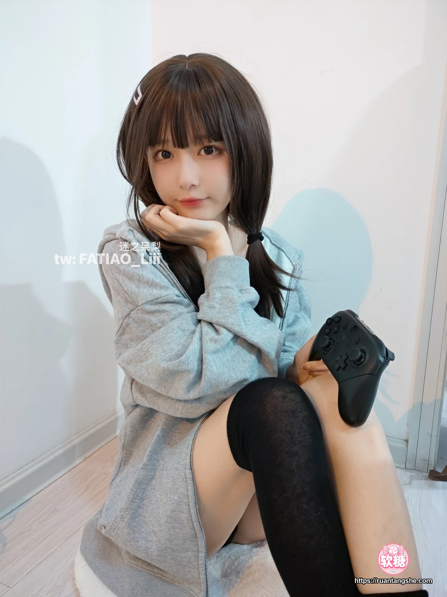 迷之呆梨 迷之呆梨 NO.011 - Fantia 2021年11月会员合集(9期)