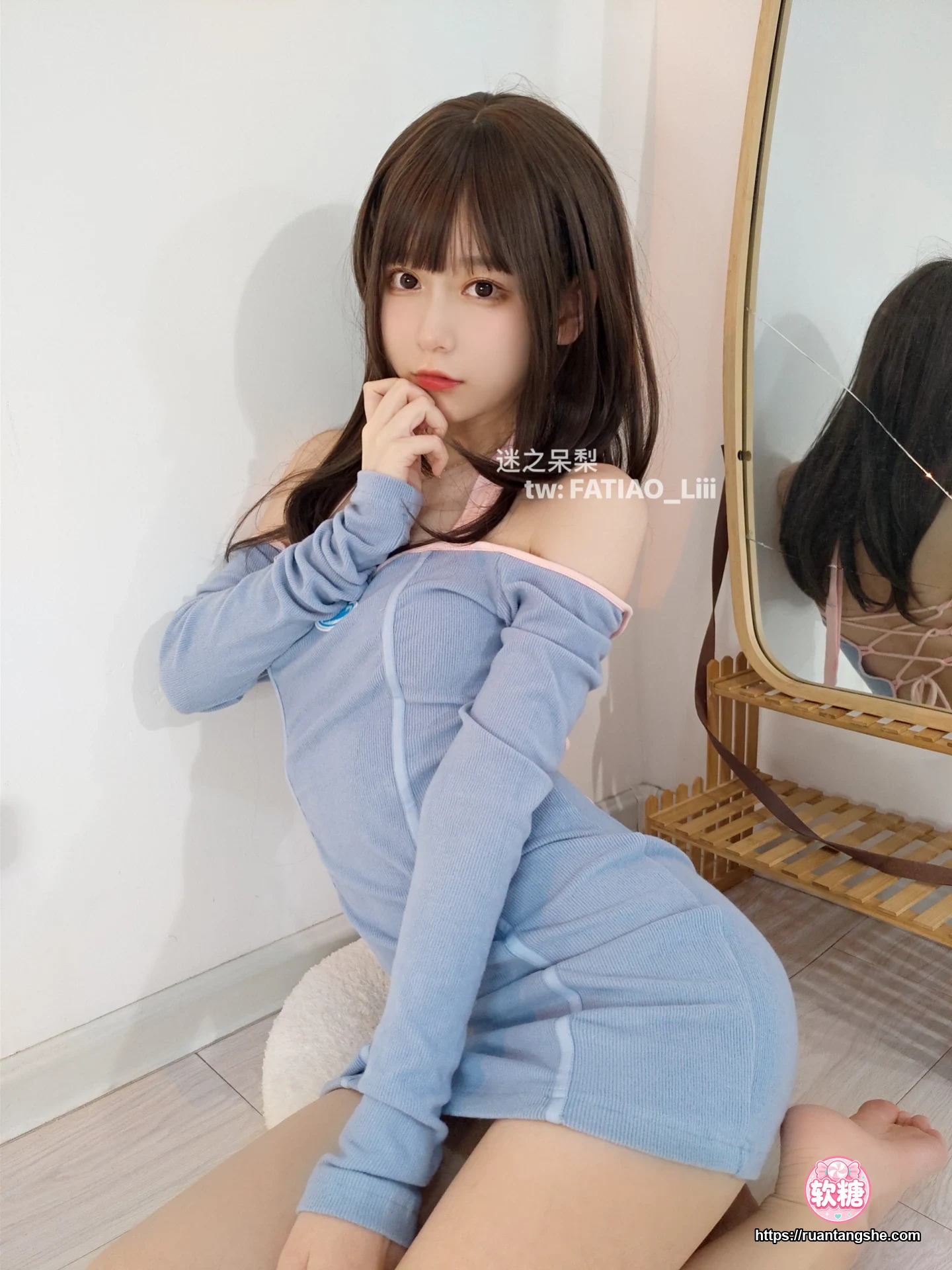 迷之呆梨 迷之呆梨 NO.011 - Fantia 2021年11月会员合集(9期)