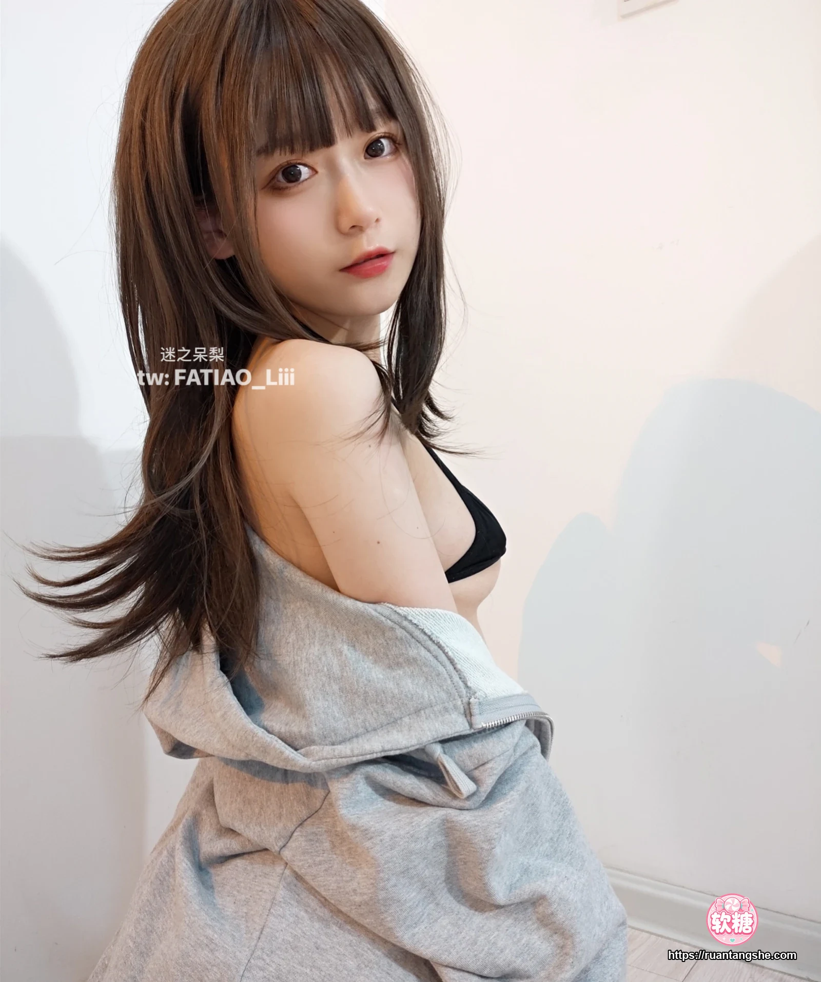 迷之呆梨 迷之呆梨 NO.011 - Fantia 2021年11月会员合集(9期)