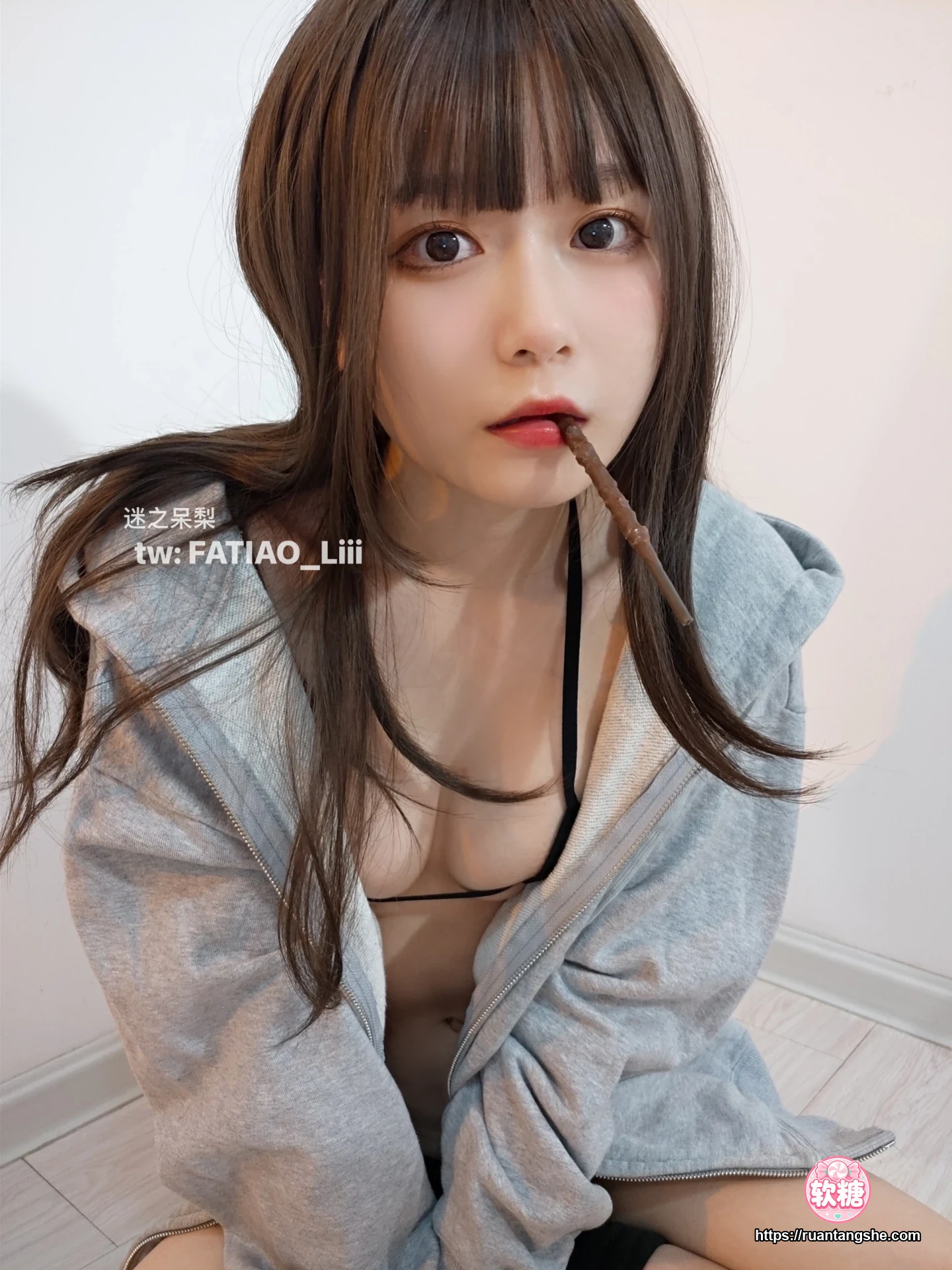 迷之呆梨 迷之呆梨 NO.011 - Fantia 2021年11月会员合集(9期)