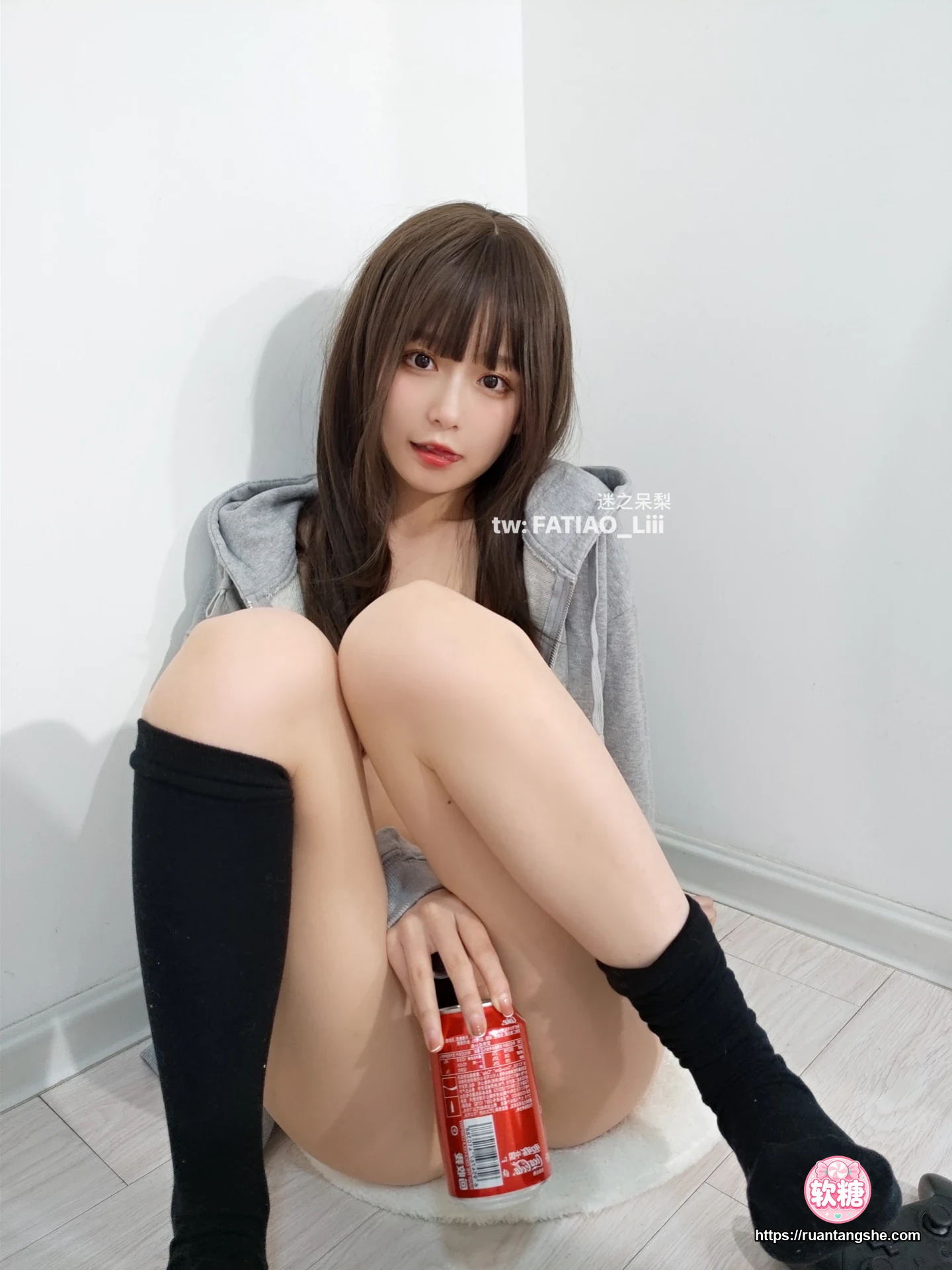 迷之呆梨 迷之呆梨 NO.011 - Fantia 2021年11月会员合集(9期)