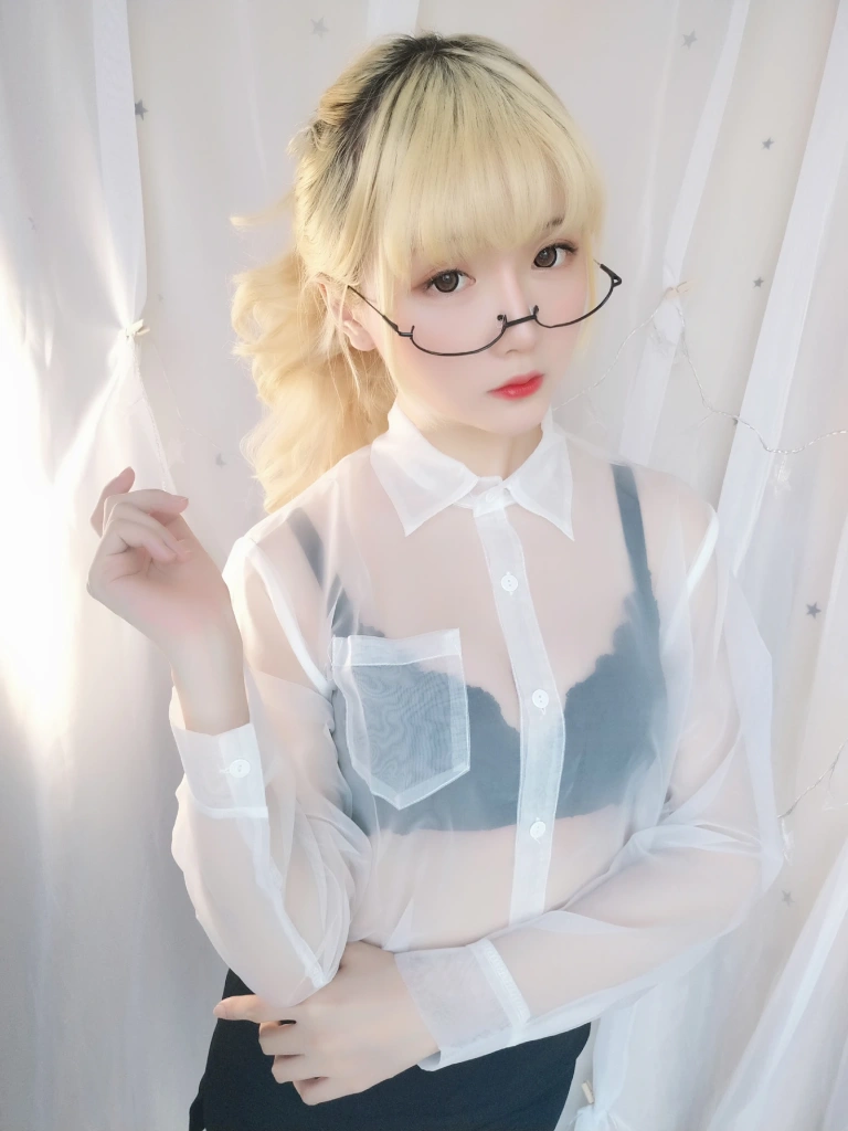 星之迟迟《VOL.11 今晚加班包》写真图集 59P｜在线预览与图包下载