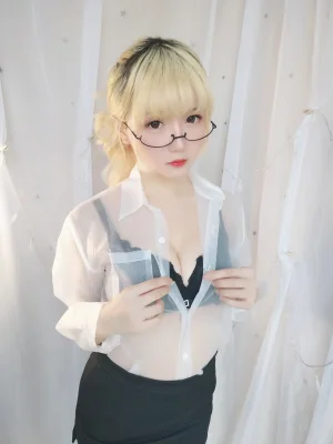 星之迟迟《VOL.11 今晚加班包》写真图集 59P｜在线预览与图包下载