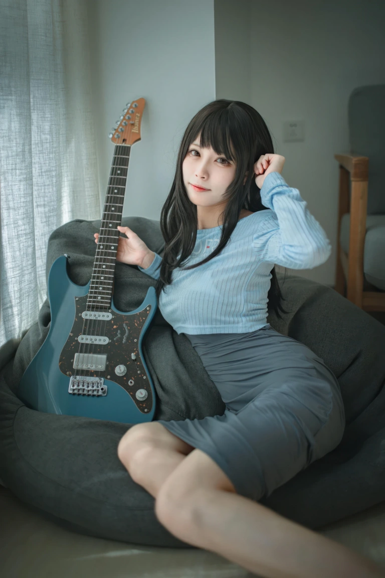 三無人型《吉他妹妹》写真图集 24P｜在线预览与图包下载