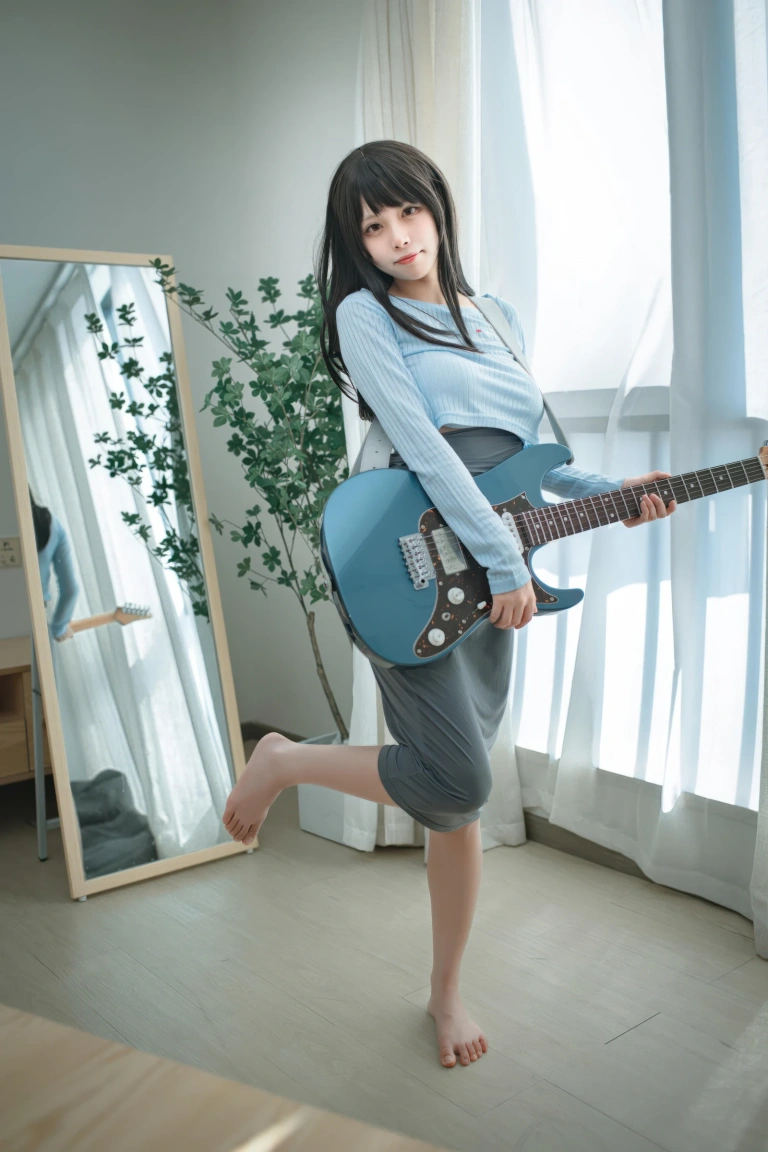 三無人型《吉他妹妹》写真图集 24P｜在线预览与图包下载