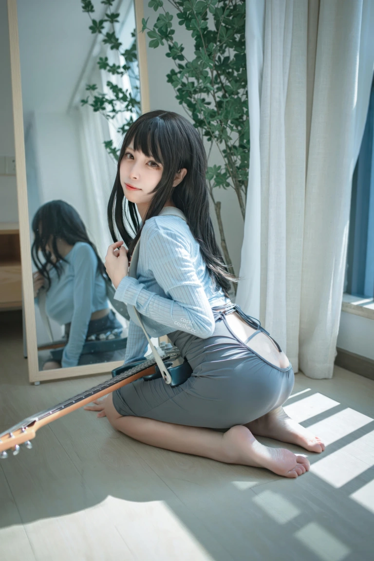 三無人型《吉他妹妹》写真图集 24P｜在线预览与图包下载