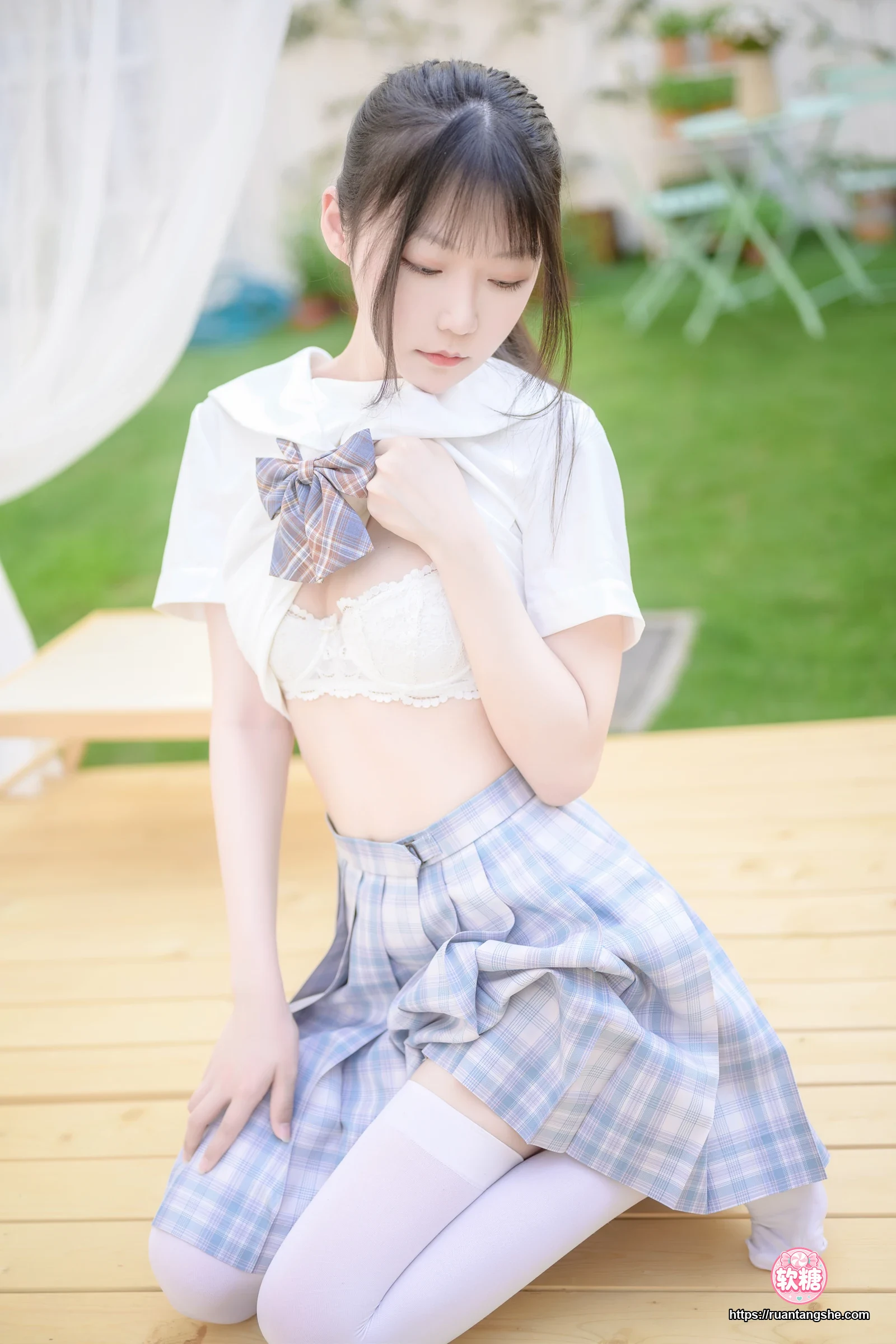 香草喵露露 香草喵露露 NO.012 - 阳光庭院制服