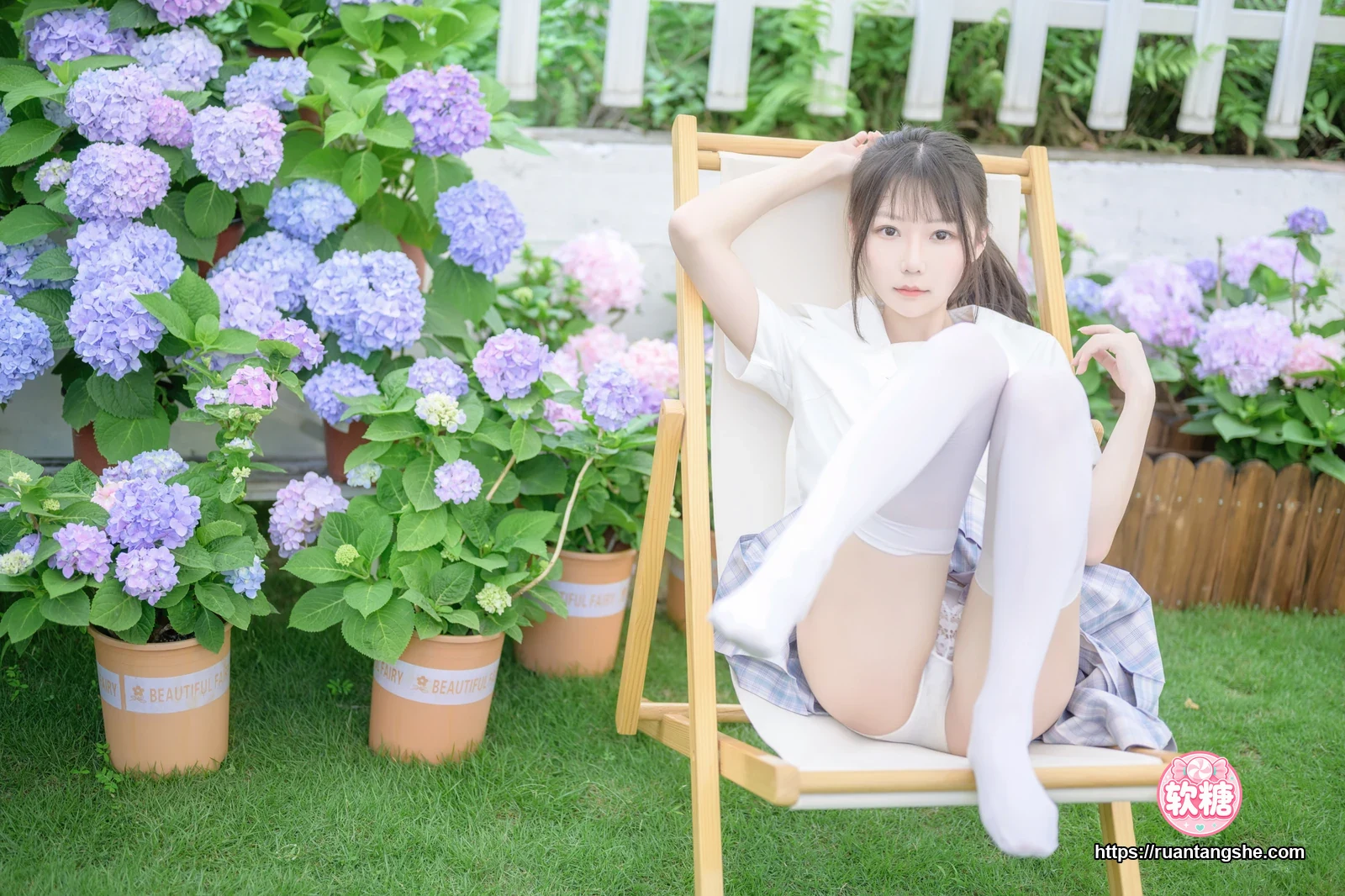 香草喵露露 香草喵露露 NO.012 - 阳光庭院制服