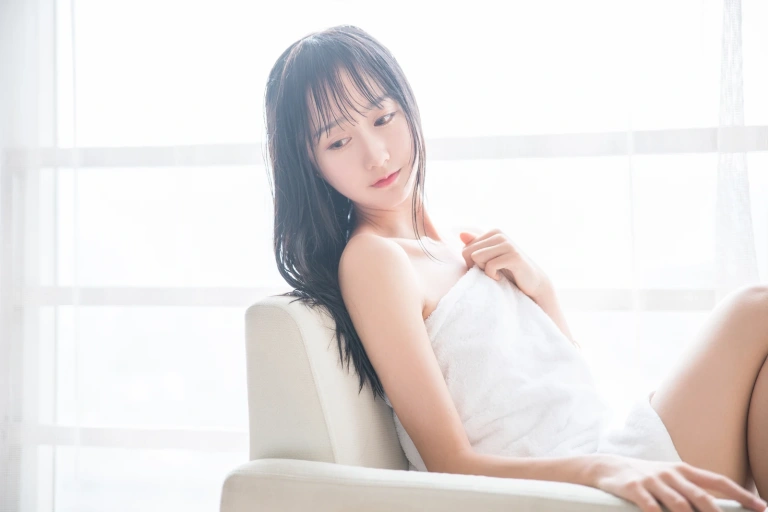 木棉棉《洗白白》写真图集 58P｜在线预览与图包下载
