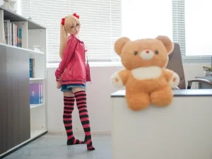 幼水铃衣《鬼父 秋月爱莉》写真图集 82P+1V｜在线预览与图包下载