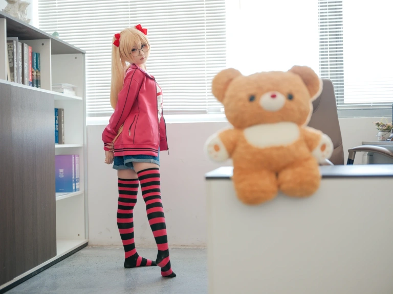 幼水铃衣《鬼父 秋月爱莉》写真图集 82P+1V｜在线预览与图包下载