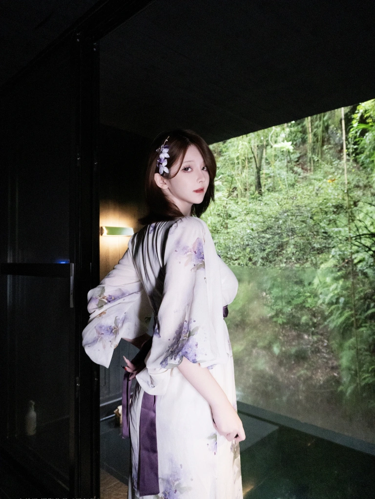 一小央泽《汤间昼》写真图集 97P+1V｜在线预览与图包下载
