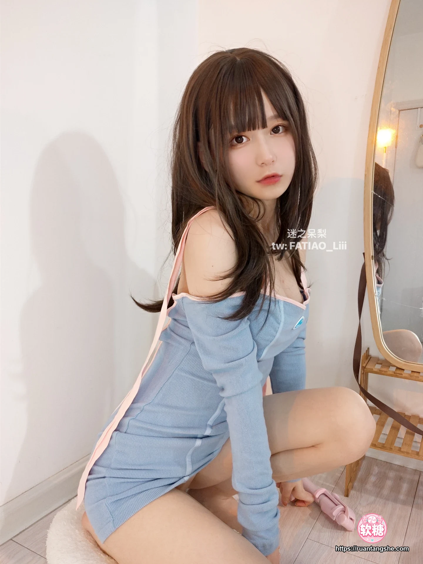 迷之呆梨 迷之呆梨 NO.012 - Fantia 2021年12月会员合集(10期)