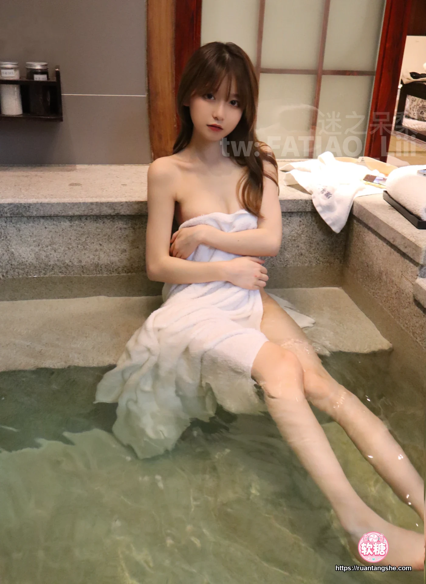 迷之呆梨 迷之呆梨 NO.012 - Fantia 2021年12月会员合集(10期)