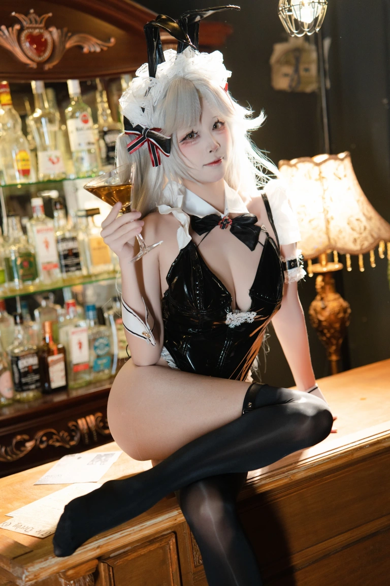 三無人型《碧蓝航线 欧根 兔女郎》写真图集 26P｜在线预览与图包下载