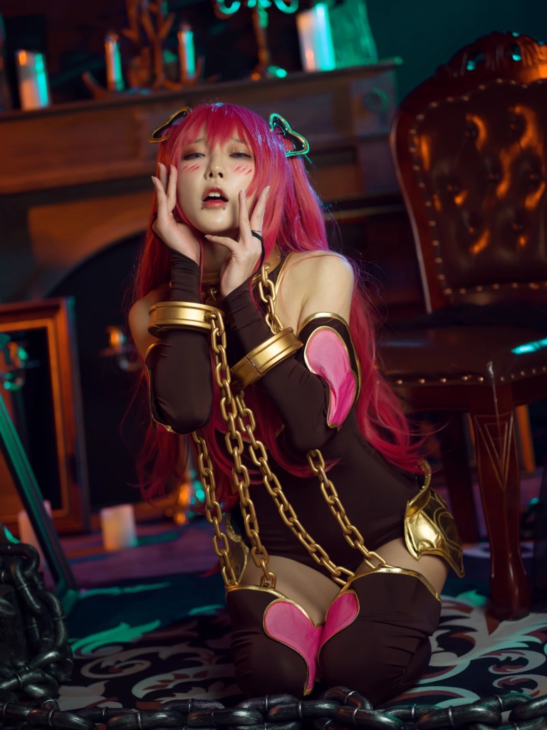 阿包也是兔娘《空花》写真图集 26P｜在线预览与图包下载