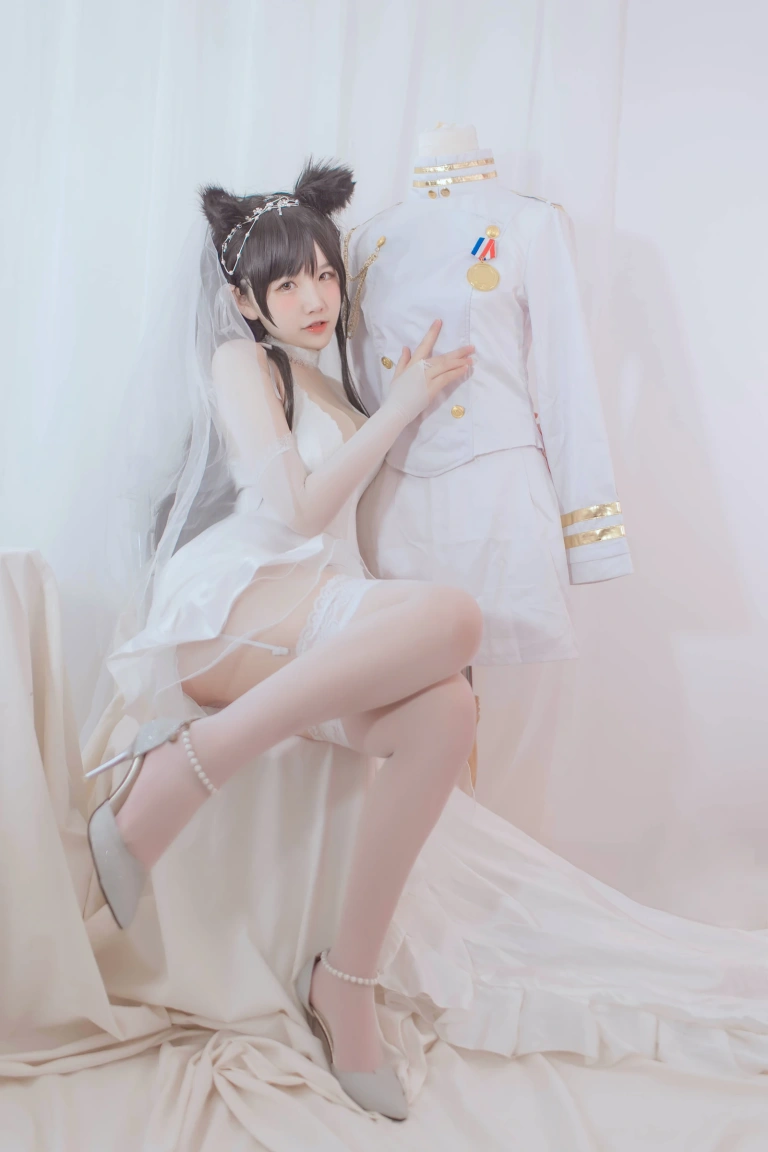 阿半今天很开心《爱宕婚纱》写真图集 36P｜在线预览与图包下载