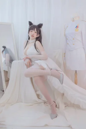 阿半今天很开心《爱宕婚纱》写真图集 36P｜在线预览与图包下载