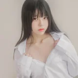 桜桃喵《白衬衫散发》写真图集 49P｜在线预览与图包下载