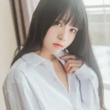 桜桃喵《白衬衫散发》写真图集 49P｜在线预览与图包下载