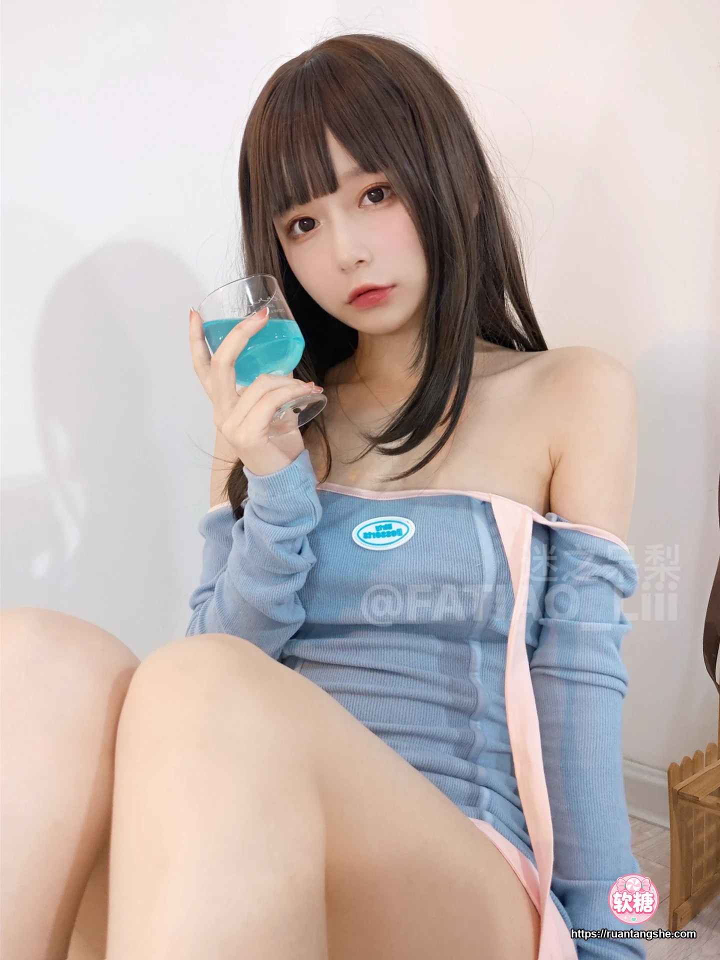 迷之呆梨 迷之呆梨 NO.013 - Fantia 2022年01月会员合集(9期)