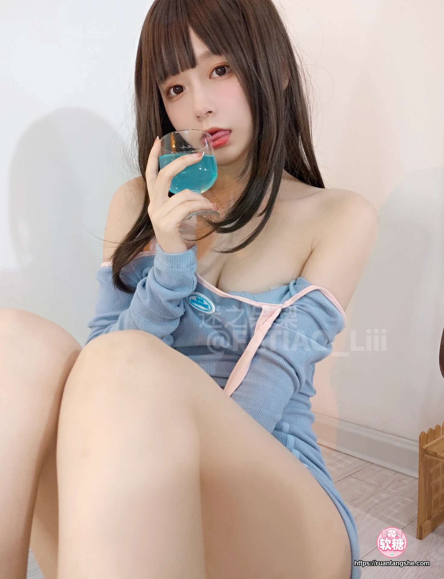 迷之呆梨 迷之呆梨 NO.013 - Fantia 2022年01月会员合集(9期)