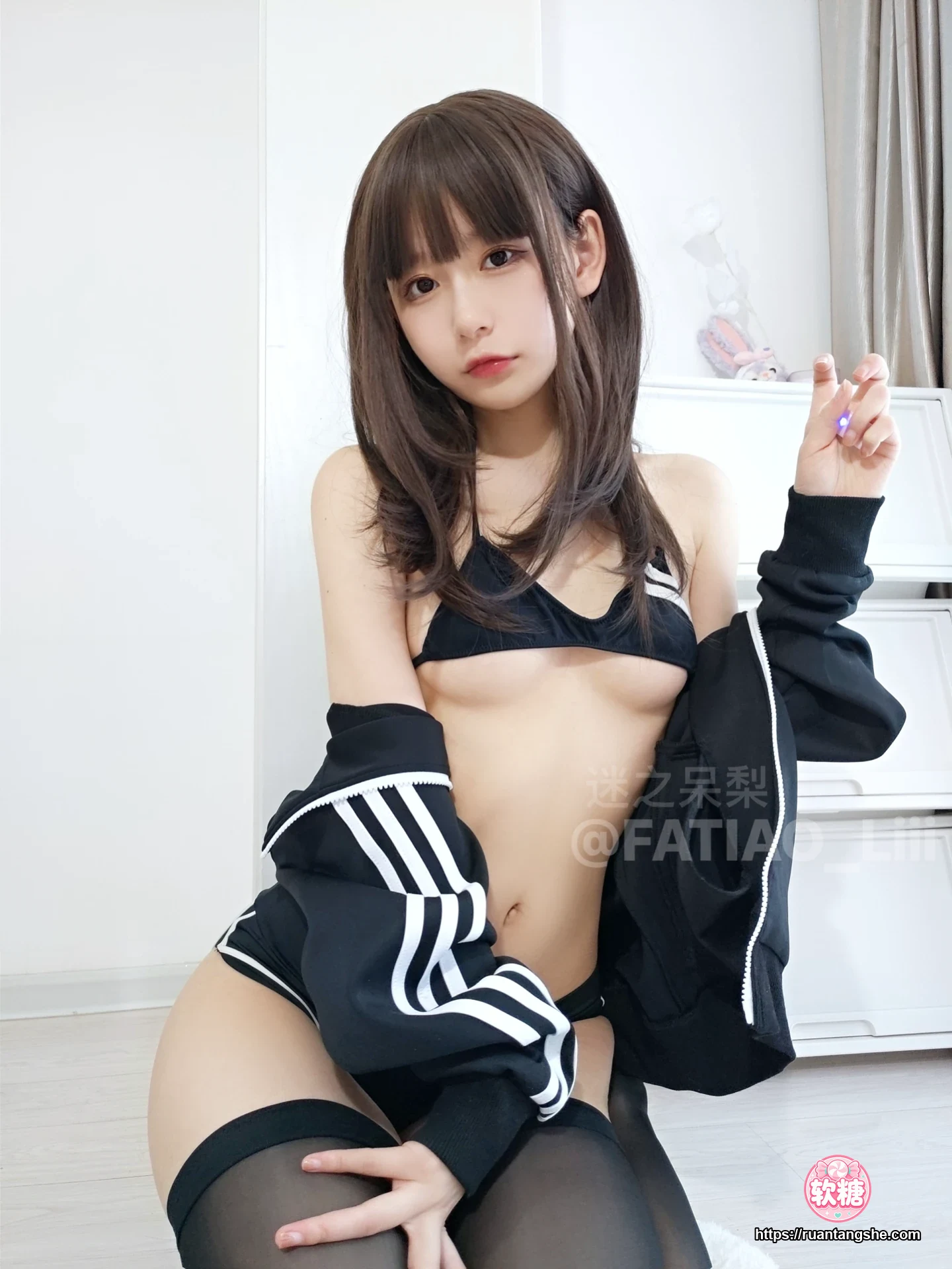 迷之呆梨 迷之呆梨 NO.013 - Fantia 2022年01月会员合集(9期)