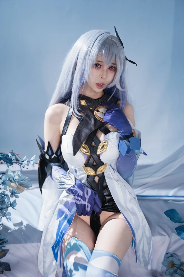 上杉绘黎落《原神-丝柯克》写真图集 118P｜在线预览与图包下载