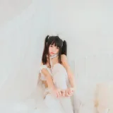 桜桃喵《白猫》写真图集 32P｜在线预览与图包下载