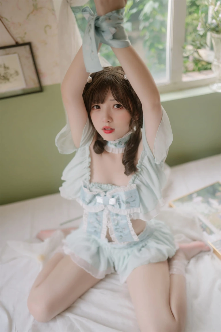 花铃《豌豆公主仆》写真图集 80P｜在线预览与图包下载