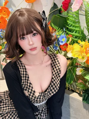 麻薯好吃《绿意深处的邀约》写真图集 92P｜在线预览与图包下载