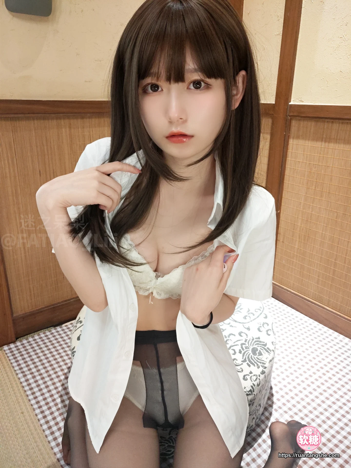 迷之呆梨 迷之呆梨 NO.014 - Fantia 2022年02月会员合集(9期)