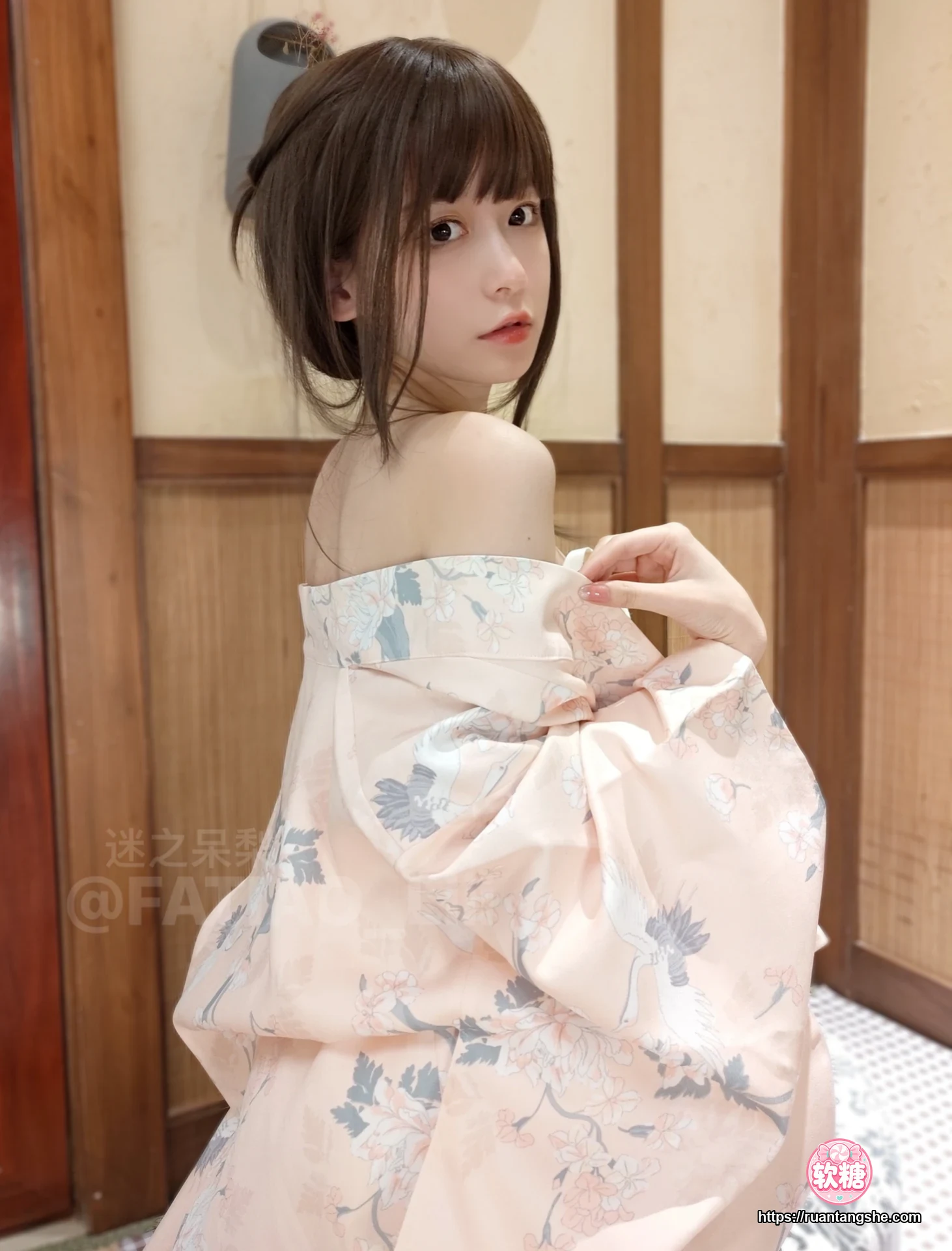 迷之呆梨 迷之呆梨 NO.014 - Fantia 2022年02月会员合集(9期)