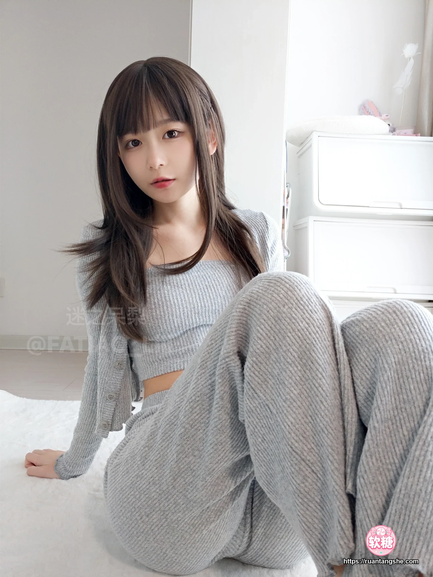 迷之呆梨 迷之呆梨 NO.014 - Fantia 2022年02月会员合集(9期)