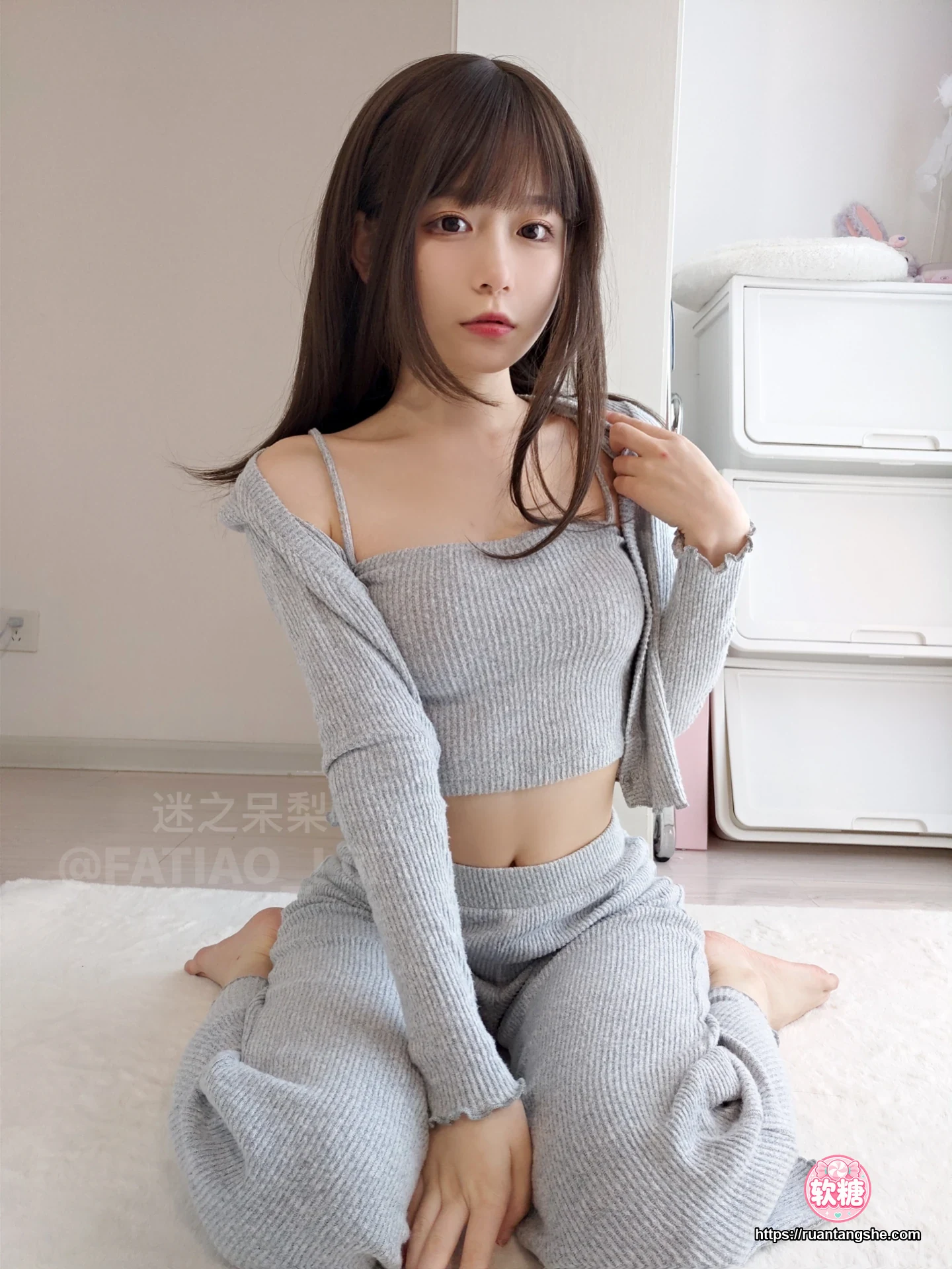 迷之呆梨 迷之呆梨 NO.014 - Fantia 2022年02月会员合集(9期)