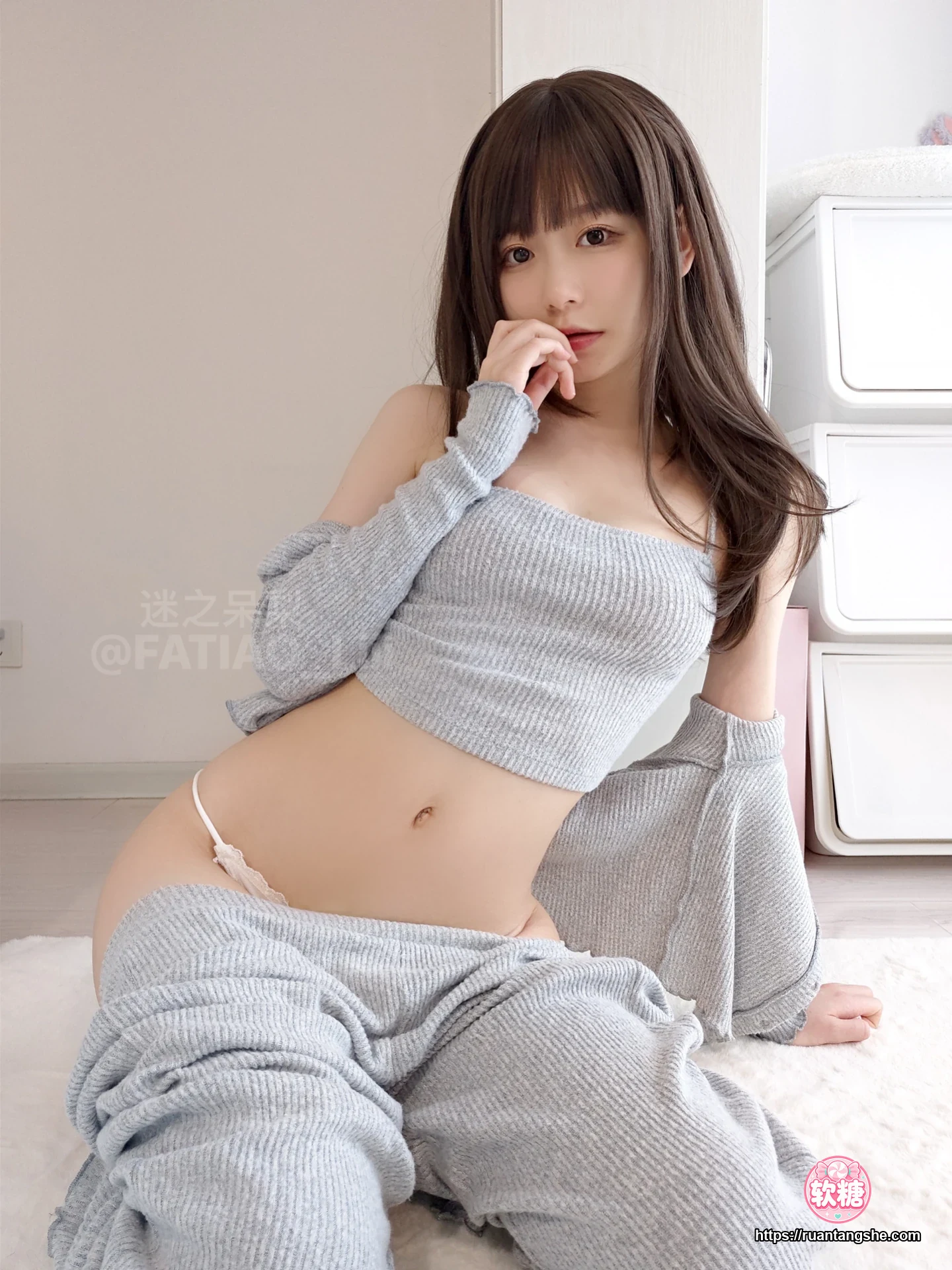 迷之呆梨 迷之呆梨 NO.014 - Fantia 2022年02月会员合集(9期)