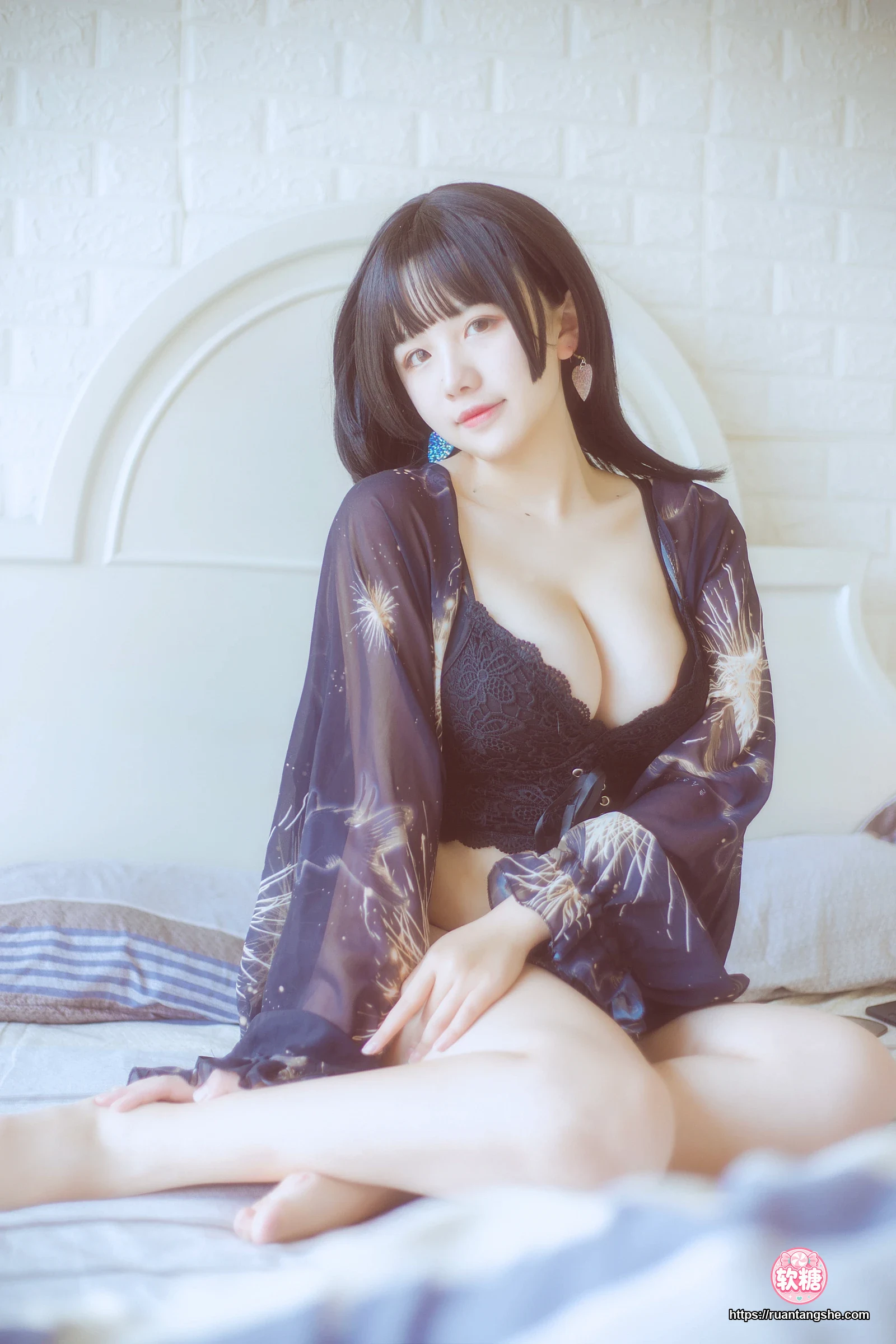 阿半今天很开心 阿半今天很开心 NO.015 - 黑色吊带