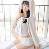 木棉棉《浴巾兔子》写真图集 42P｜在线预览与图包下载