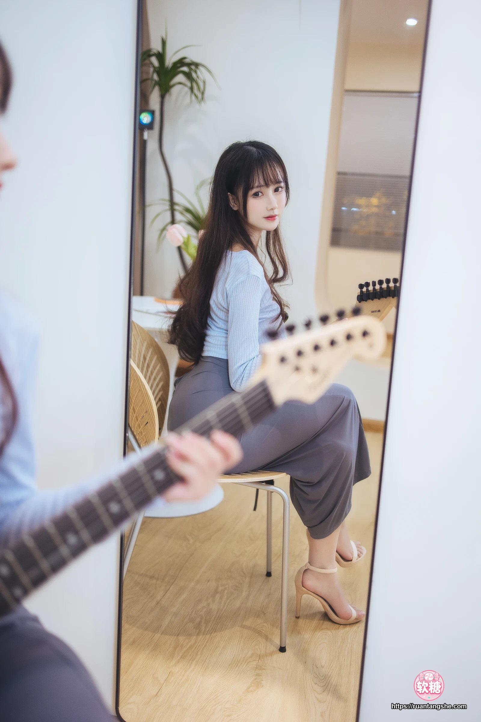 羽生三未 羽生三未 NO.015 - 吉他妹妹