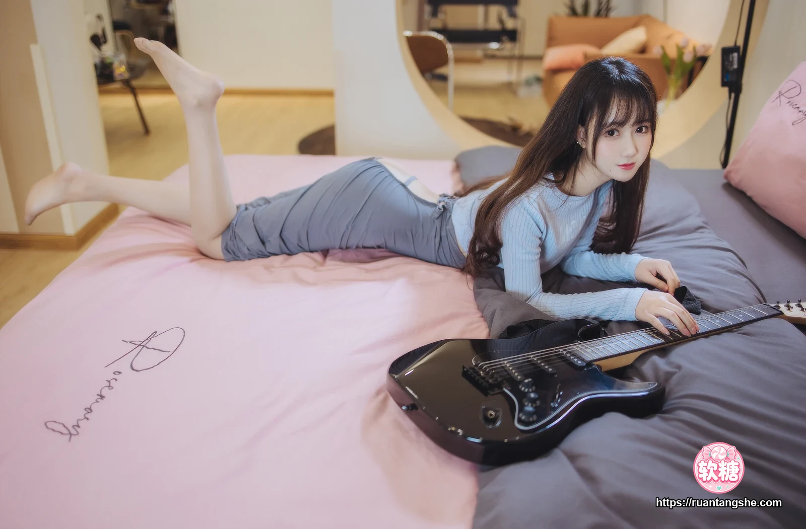羽生三未 羽生三未 NO.015 - 吉他妹妹