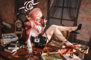 是一只熊仔《碧蓝档案 陆八魔爱瑠》写真图集 20P｜在线预览与图包下载