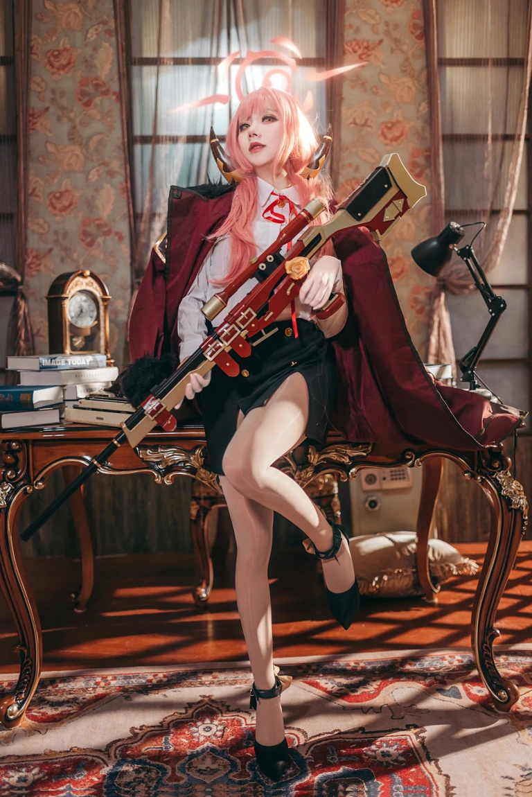 是一只熊仔《碧蓝档案 陆八魔爱瑠》写真图集 20P｜在线预览与图包下载