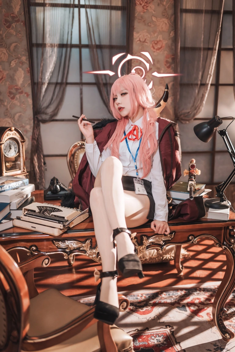 是一只熊仔《碧蓝档案 陆八魔爱瑠》写真图集 20P｜在线预览与图包下载